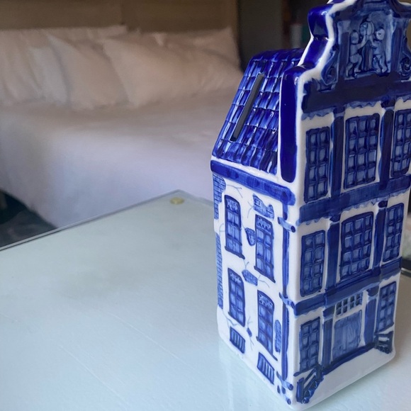 Delft Blue and White Ceramic House Figurine - Picture 2 of 6